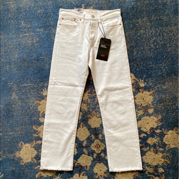NWT Levi's Wedgie Straight Jean in Cold Feet - Picture 4 of 5